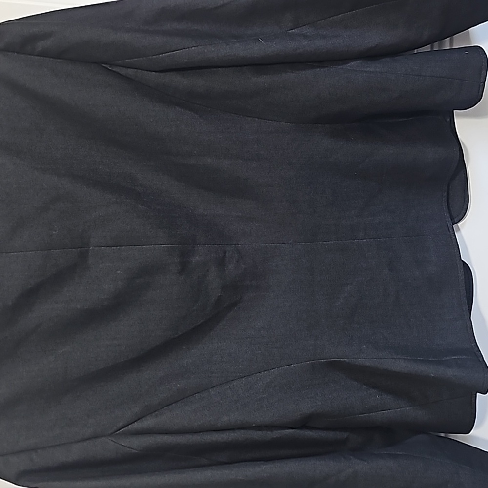 NWOT SUIT COAT CHARCOAL GRAYWITH A SILKY DESIGN INSIDE - Picture 7 of 7